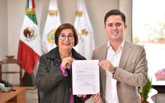 Entrega Rafa Fararoni Primer Informe Legislativo ante Mesa Directiva del Congreso de Veracruz