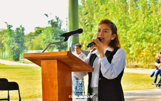 Conmemora Ayuntamiento de Cosoleacaque el día de la Educación