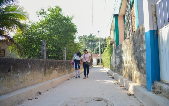 AVANZA COSOLEACAQUE CON MÁS CALLEJONES PAVIMENTADOS