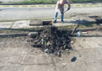 Limpian canales, colectores y pozos de visita en la colonia “El Tesoro”