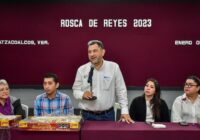 Realiza Amado Cruz partida de rosca con maestros de Coatzacoalcos