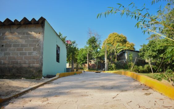 Más callejones pavimentados, mejor calidad de vida en Cosoleacaque