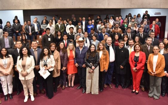 Premia Congreso a jóvenes por propuestas legislativas