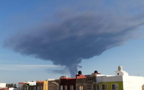 Explota y arde ducto en Tuzandepetl