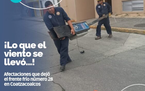 Norte deja láminas y espectaculares desprendidos, y autos atascados en Coatzacoalcos