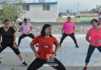 Realizan vecinos de Cosoleacaque ejercicios de zumba