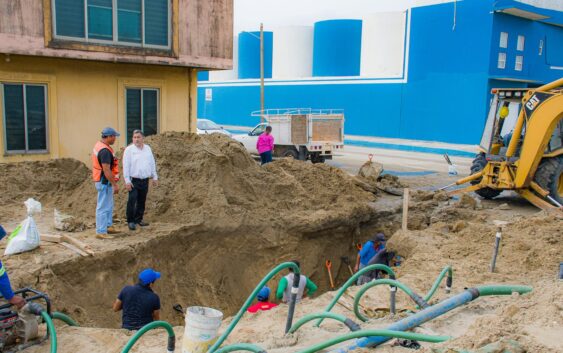 Rehabilitan colector sanitario en la Puerto México