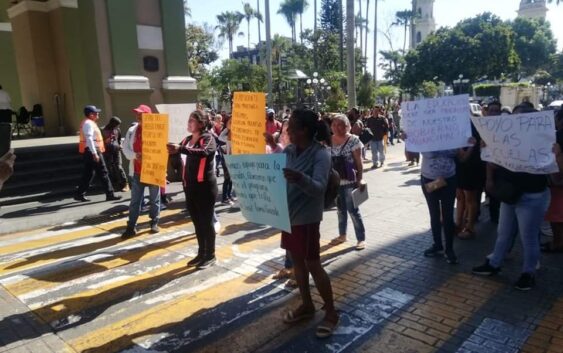 Deja el alcalde plantados a ciudadanos preocupados por la salud