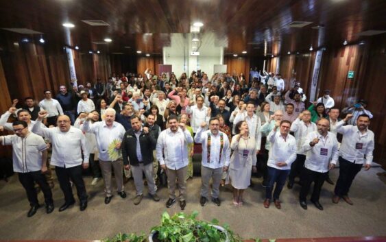 Zenyazen Escobar y director del Politécnico Nacional inauguran Centro de Innovación Agroindustrial