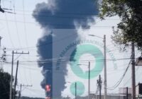 Se registra un fuerte incendio en bodega de almacenamiento entre Ixhuatlán del sureste y Nanchital