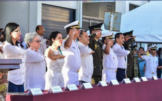 Gobierno de Coatzacoalcos conmemora el LXXXIII aniversario de la Bandera Mexicana