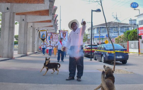 REALIZAN BAJADA DEL SEÑOR DE LA SALUD EN COSOLEACAQUE