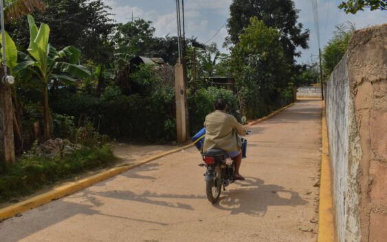 Modernizando calles de la localidad de Coacoatla