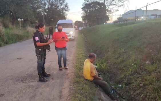 Rescata el DIF de Cosoleacaque a persona de la tercera edad