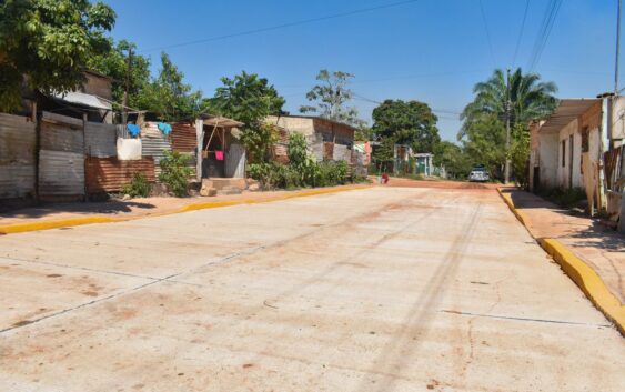 MÁS CALLES PAVIMENTADAS EN COSOLEACAQUE