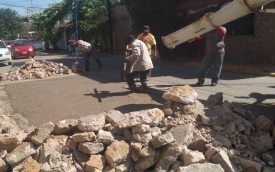 SE REHABILITAN CALLES DE BARRIO 4TO EN COSOLEACAQUE