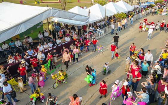 Desfilan más de 2 mil niños en “Festival de la Primavera”