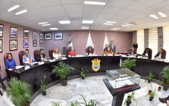 Impulsa Diputado reforma al Artículo 5 de la Constitución Política local