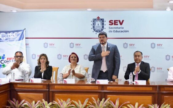 Zenyazen Escobar y 13 ayuntamientos firman convenio de colaboración
