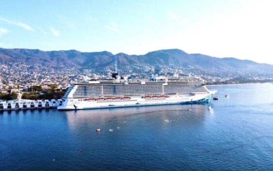 Arriba a Acapulco el Norwegian Bliss, décimo séptimo crucero de la temporada con más de 5 mil 500 visitantes