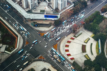 La industria europea afronta un desastre en China: cientos de miles de coches de combustión sin vender