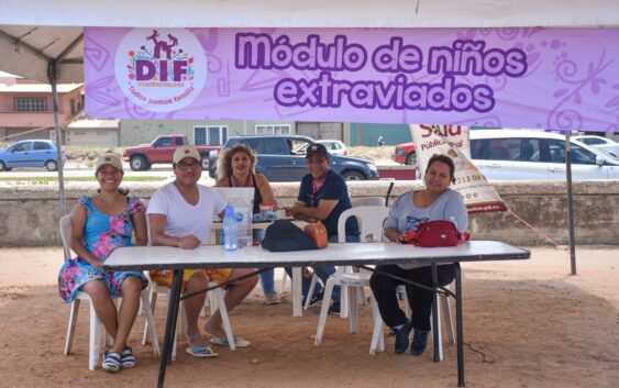 Disfrutan visitantes de una playa segura en Coatzacoalcos