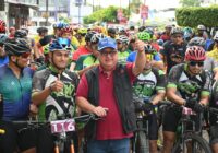 Encabeza Noé Castillo banderazo inicial de la 2a Carrera Ciclista de la Alegría 2023