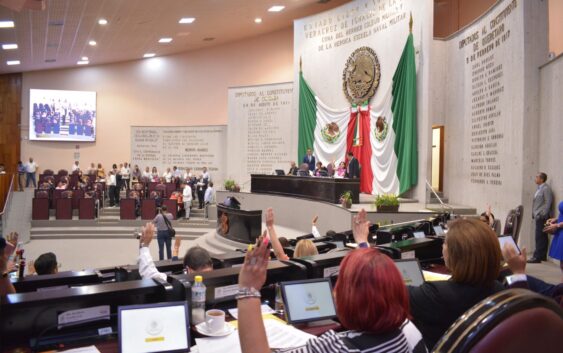 Vota Congreso de Veracruz Minutas sobre servicio público