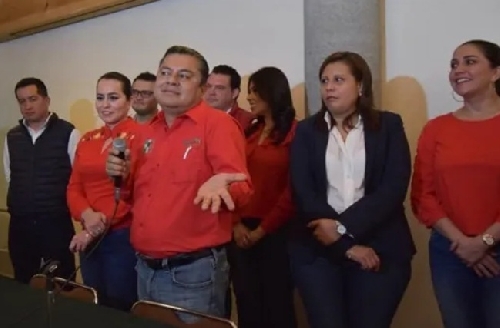 Marlon Ramírez se aferra, no se va del CDE-PRI en Veracruz