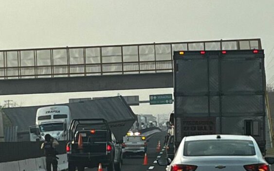 Por accidente, cierran la carretera Veracruz – Cardel