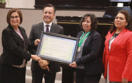 Entrega Congreso del Estado Medalla al Mérito por la Defensa y Mejora del Medio Ambiente 2023 a la Dra. Fabiola Sandoval Salas