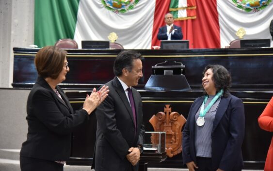 Entrega Congreso el Premio al Mérito Ambiental 2023 a la Dra. Fabiola Sandoval