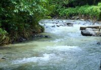Roban agua del río Escribanillo, en Chontla; llegan constructoras, particulares y hasta expresidentes municipales a saquear: alcalde
