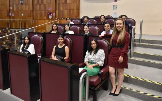 Nora Lagunes invita a los jóvenes veracruzanos a ser diputados por un día