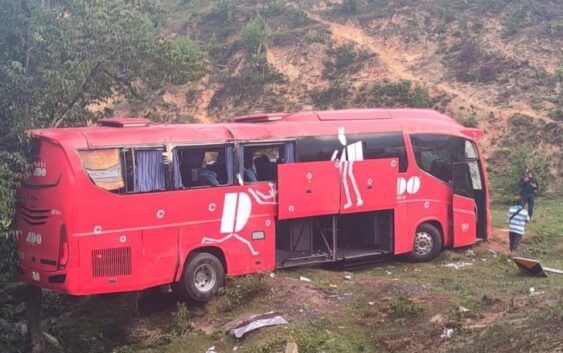 Volcadura de autobús ADO en Molango deja, al menos, 18 lesionados, checa la lista