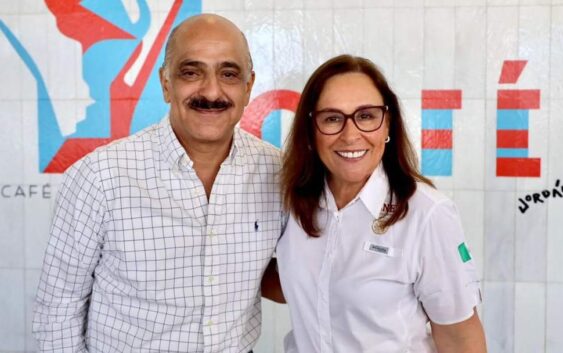 ENCUENTRO ROCIO NAHLE- RICARDO AHUED.