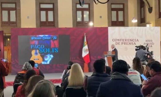 AMLO responde a la denuncia de Xóchitl Gálvez… con una canción