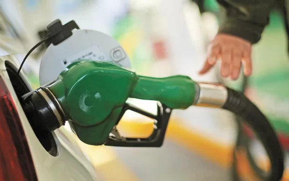 Gobierno destinó 32% menos al estímulo fiscal sobre el IEPS de las gasolinas en el primer semestre
