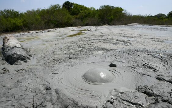 El misterioso volcán que nace en una comunidad de La Mixtequilla, Veracruz