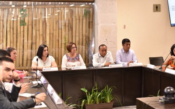 Dictaminan nueva redacción del Artículo 5 constitucional en materia indígena