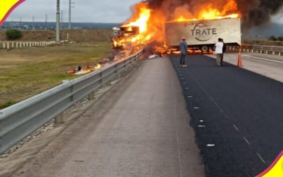 Accidente carretero en Jaltepec, Tulancingo provocó incendio y fallecimiento de una persona