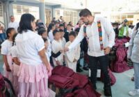 Zenyazen entregó 3 mil 128 paquetes de útiles escolares y mochilas a estudiantes de la sierra de Zongolica