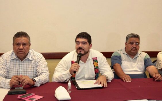 Zenyazen Escobar firma convenio con la CHYC para cobro preferencial a estudiantes de la región de Las Montañas