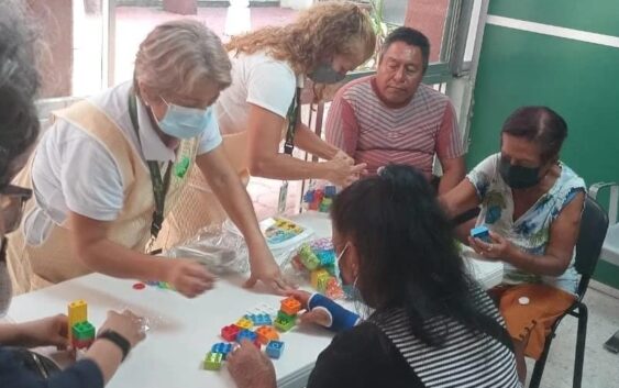 Celebra y cuida IMSS Veracruz Sur a personas adultas mayores