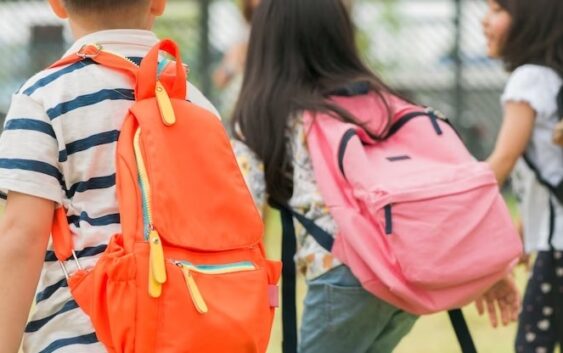 Indica IMSS Veracruz Sur peso adecuado en mochilas escolares para no causar daños