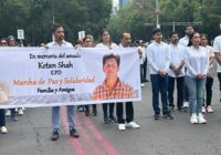 Somos vergüenza como país: Sandra Cuevas; exige justicia por asesinato de joven indio, junto al embajador