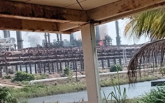 Alarma por explosión en Complejo Petroquímico Cangrejera