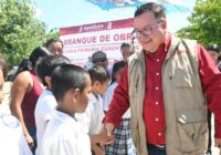 Alegría en la escuela primaria “Cuauhtémoc”,Noé Castillo inicia la construcción de un domo