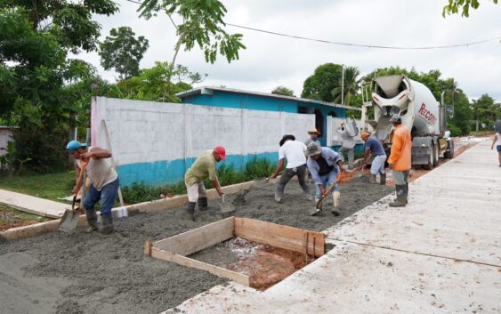 Gobierno de Cosoleacaque avanza en obra pública.