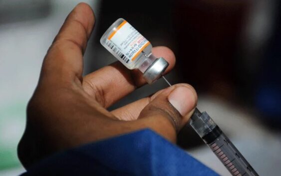 Publica Cofepris convocatoria para comercializar vacuna contra Covid